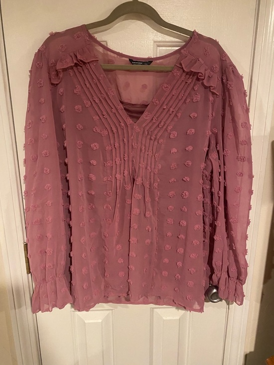 SHEIN Tops - SHEIN Mauve Pink Swiss-Dot Pintuck V-Neck Blouse
